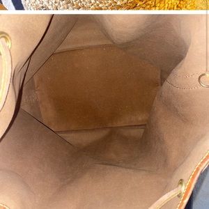 EXTREMELY VINTAGE LOUIS VUITTON GM NOE.